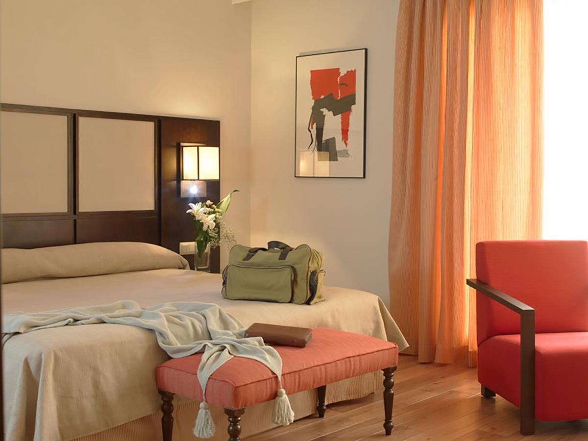 Hotel Isla De La Garena Alcalá de Henares Quarto foto