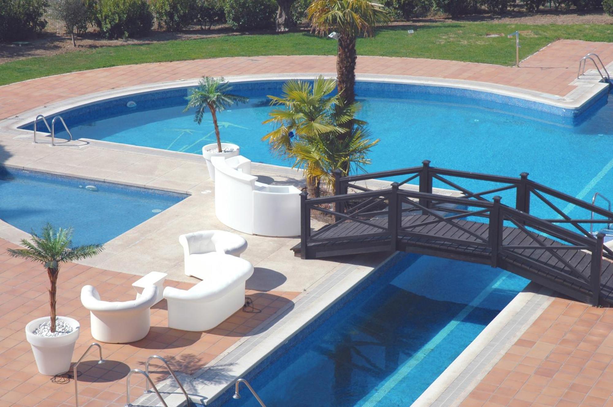 Hotel Isla De La Garena Alcalá de Henares Exterior foto