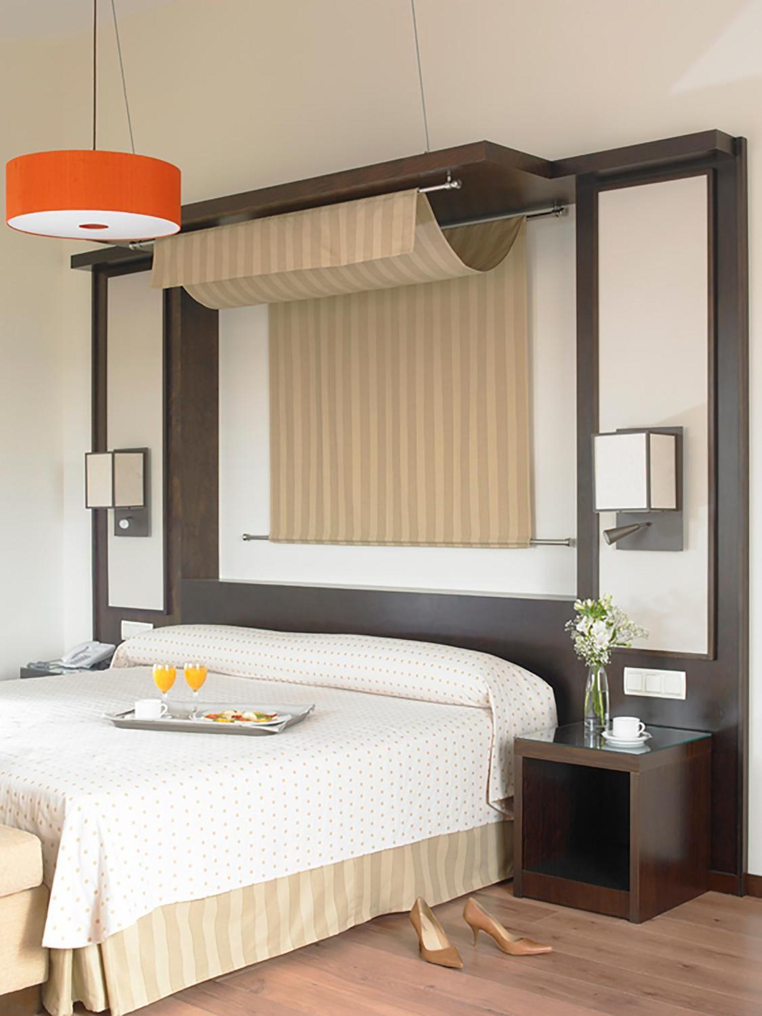 Hotel Isla De La Garena Alcalá de Henares Quarto foto