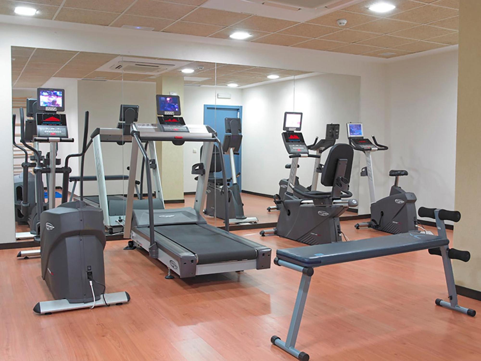 Hotel Isla De La Garena Alcalá de Henares Instalações foto