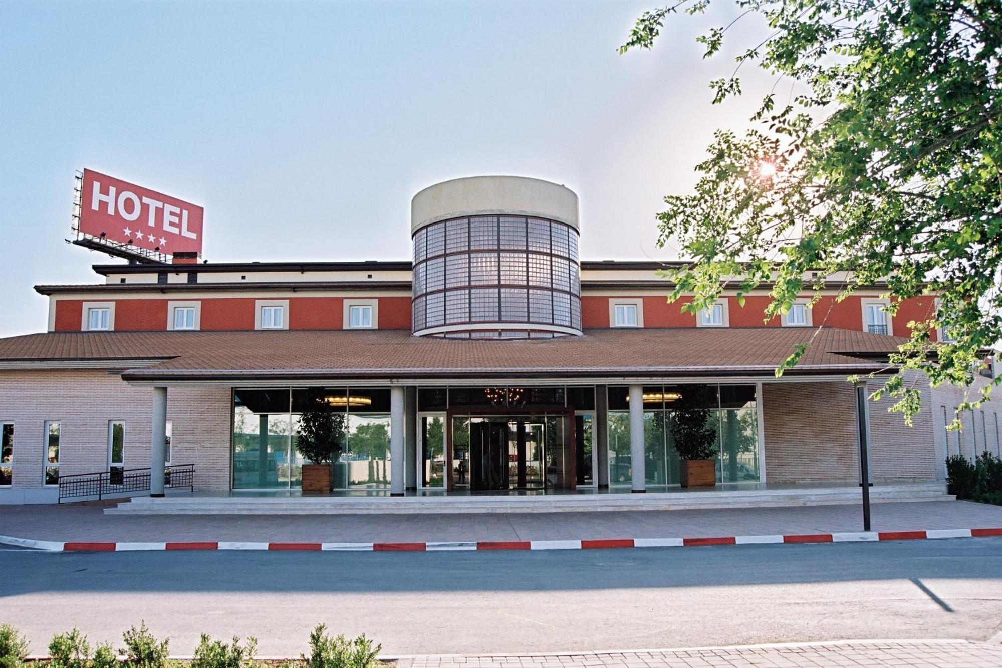 Hotel Isla De La Garena Alcalá de Henares Exterior foto